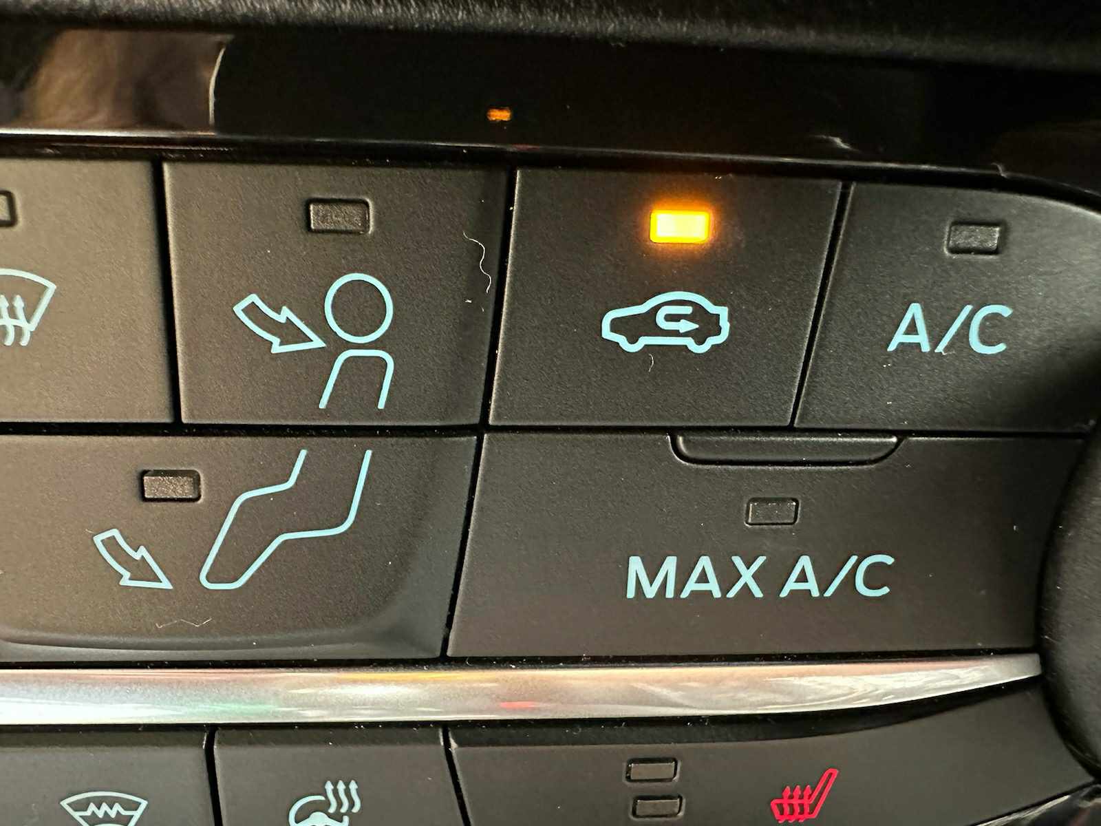 Voiture avec système de ventilation automatique