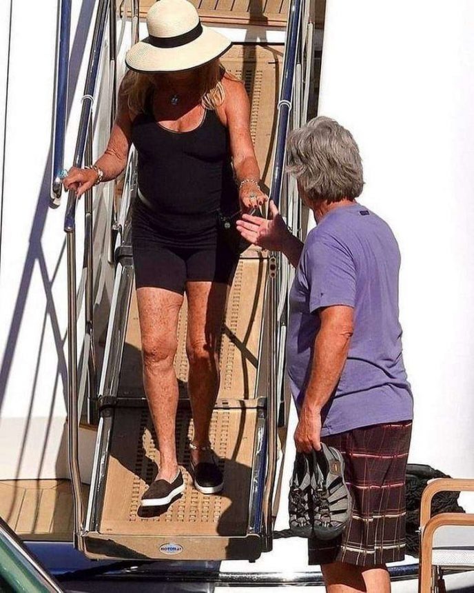Goldie Hawn et Kurt Russell souriants