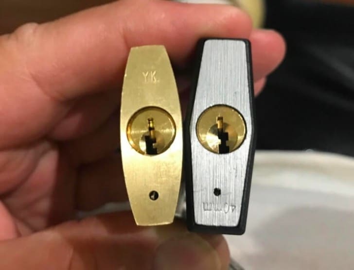 Cadenas avec trou d'évacuation