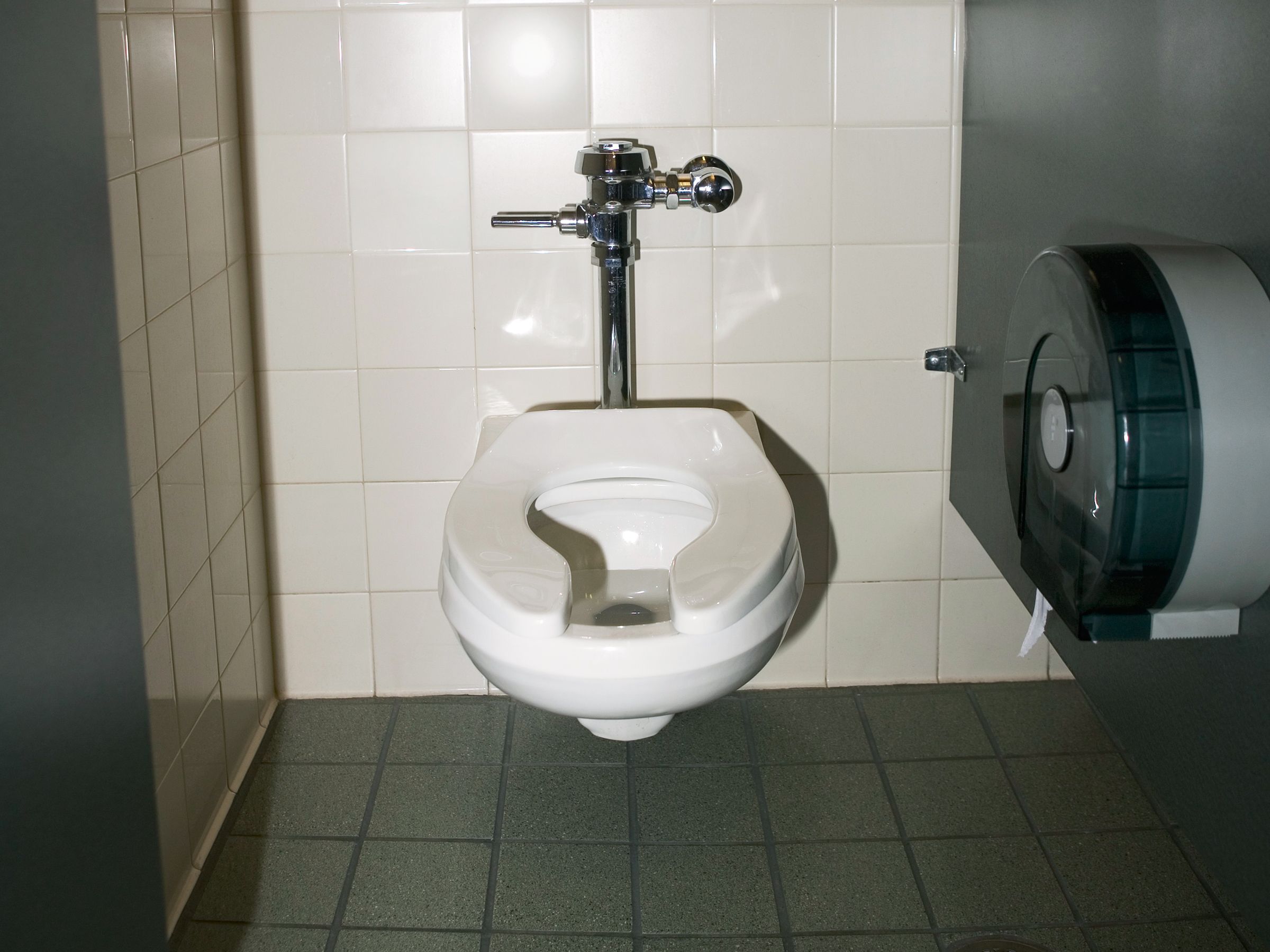 Toilettes publiques propres