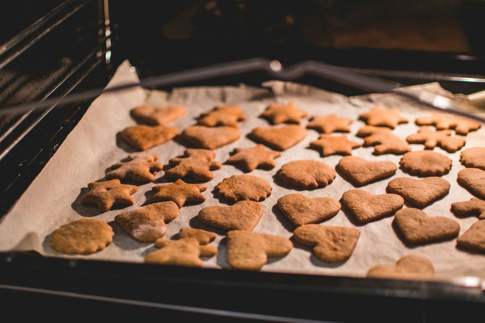 Adolescent passionné de pâtisserie