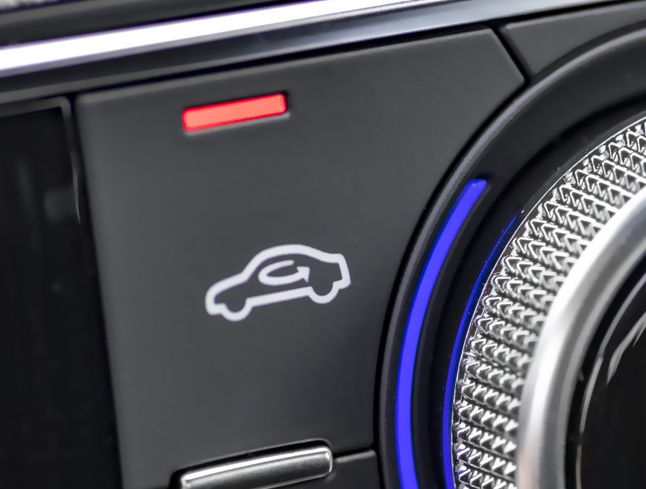 Voiture dans un environnement pollué