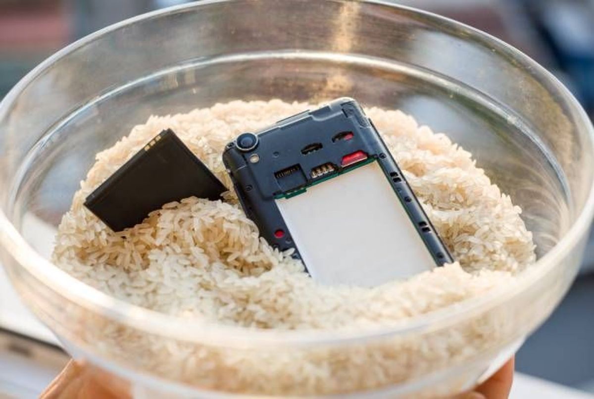 Téléphone dans du riz