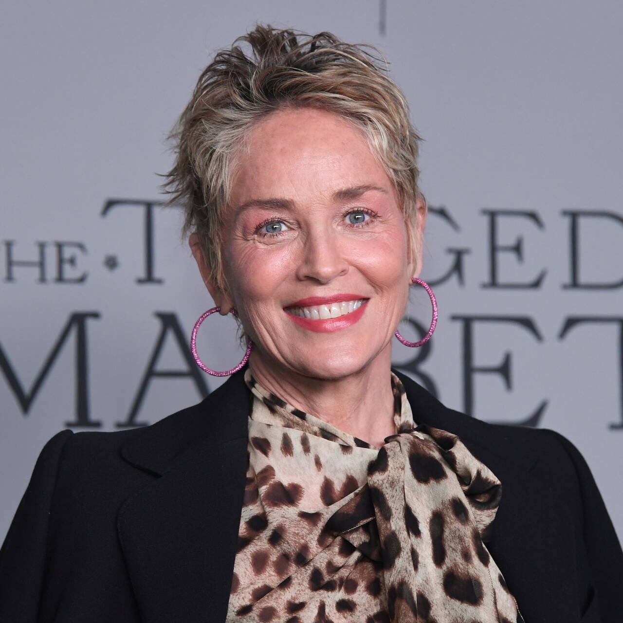 Sharon Stone portrait souriant
