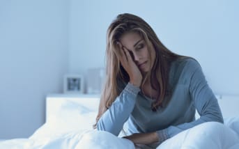 Personne stressée ayant des troubles du sommeil