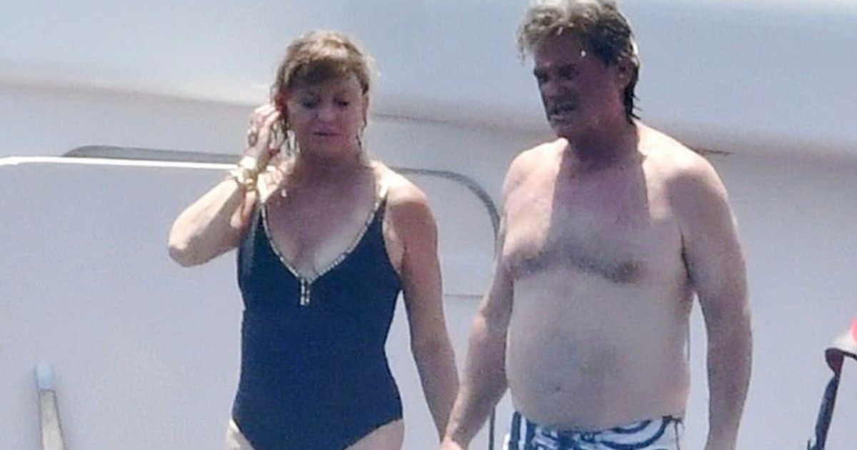 Couple Kurt Russell et Goldie Hawn souriants