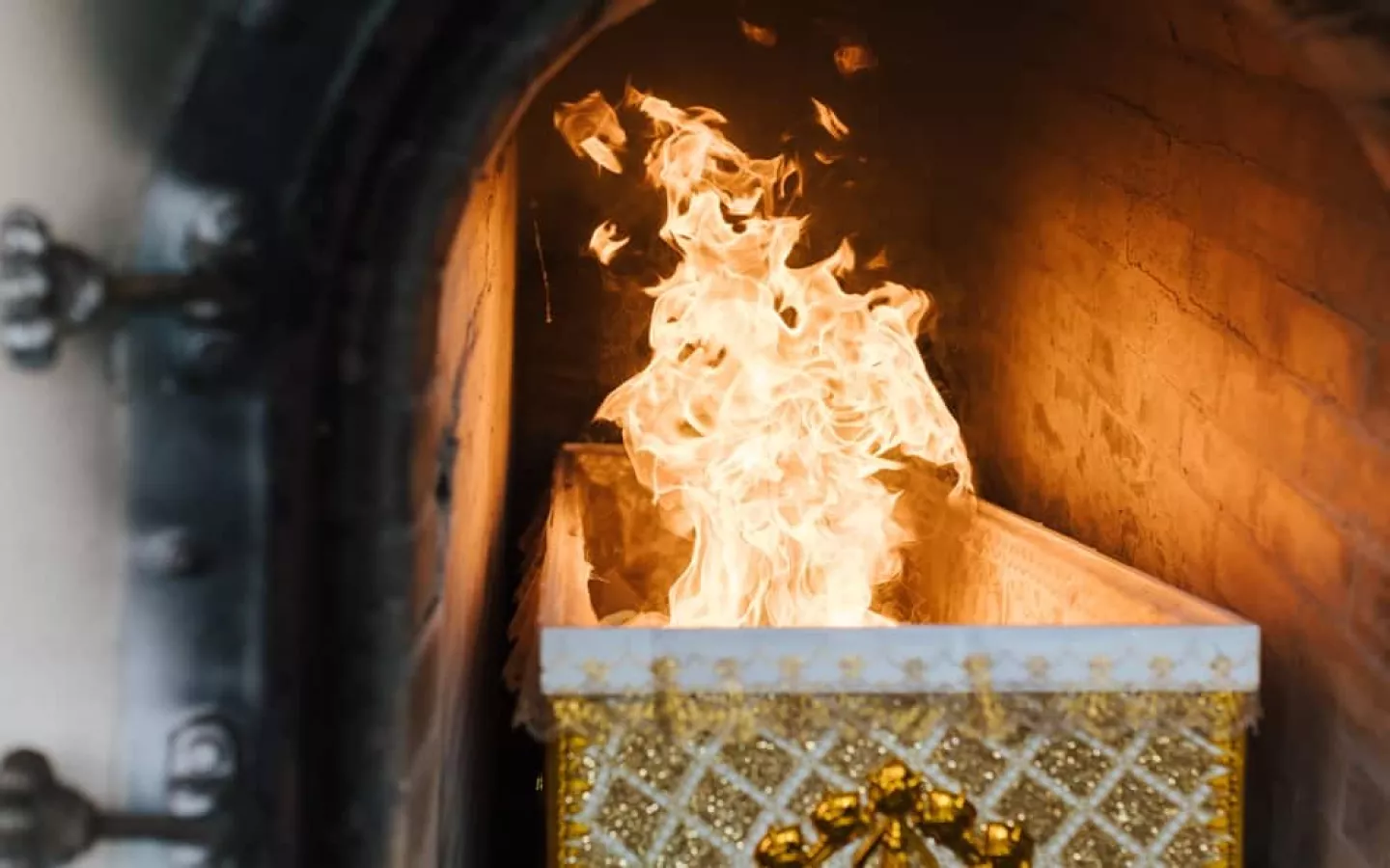 Représentation artistique d'une âme s'élevant vers la lumière