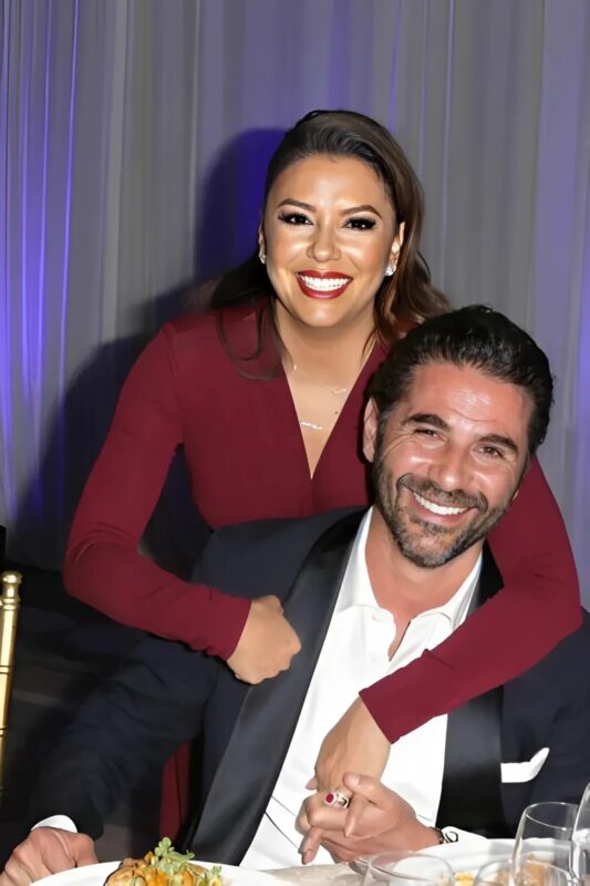 Eva Longoria souriante