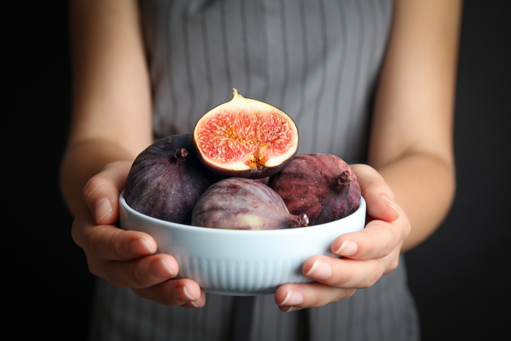 Assiette de figues fraîches et fromage
