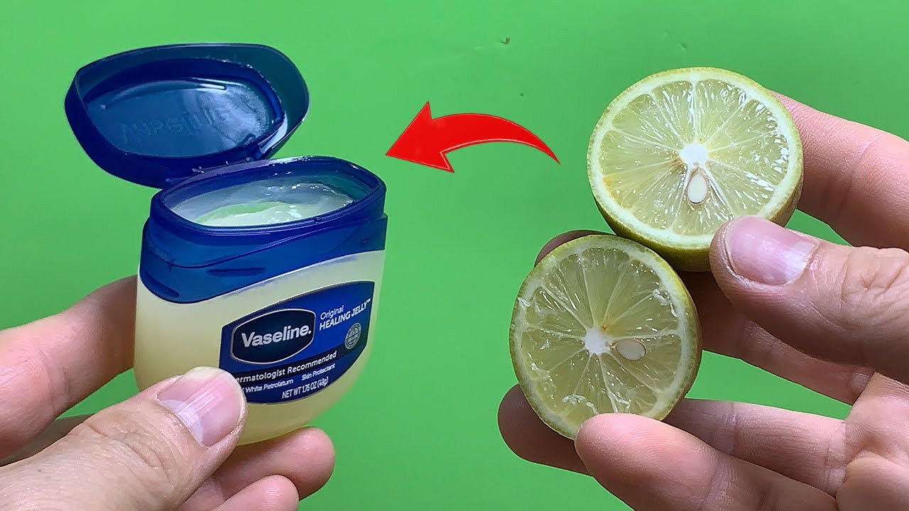 Mélange de Vaseline et de citron dans un bol