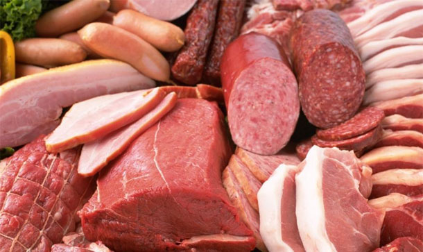 Assortiment de viandes rouges transformées