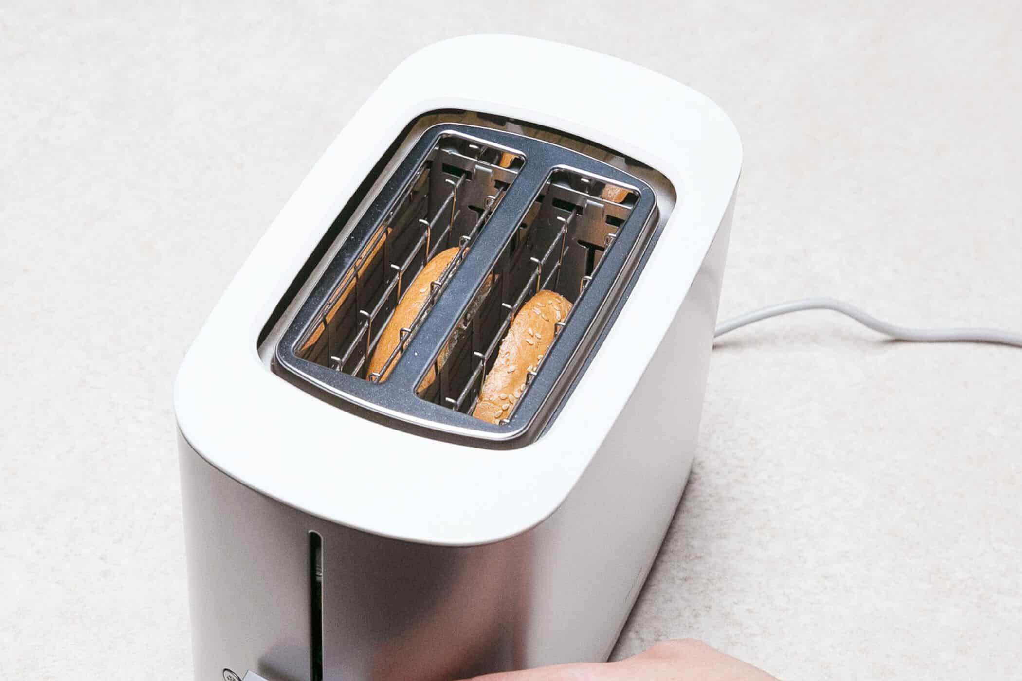 Nettoyage étape par étape d'un grille-pain