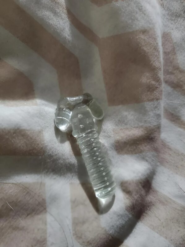 Objet en verre spiralé et transparent