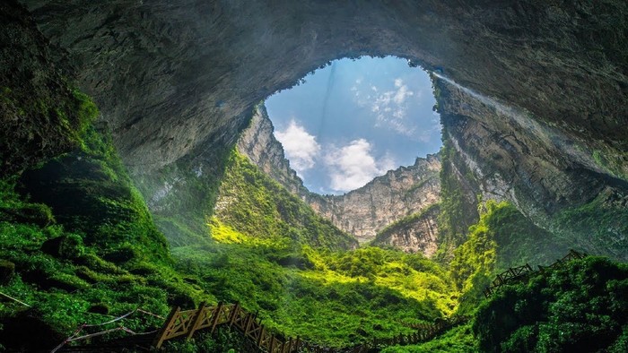 Paysage karstique en Chine avec reliefs impressionnants