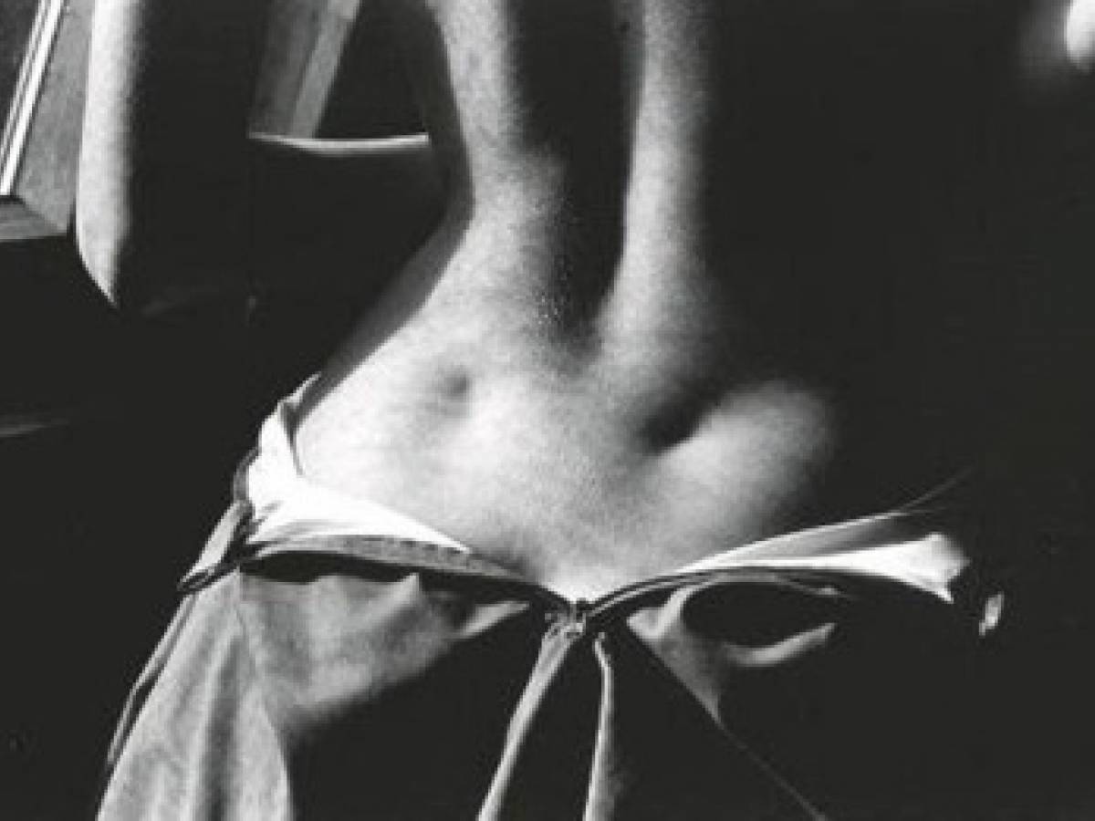 Représentation artistique des fossettes sacrées, symbole d'équilibre et d'esthétique naturelle