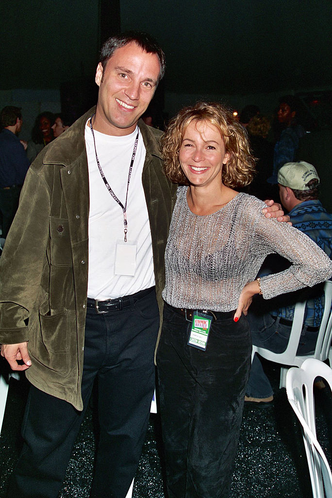 Jennifer Grey sur un plateau, concentrée et sereine