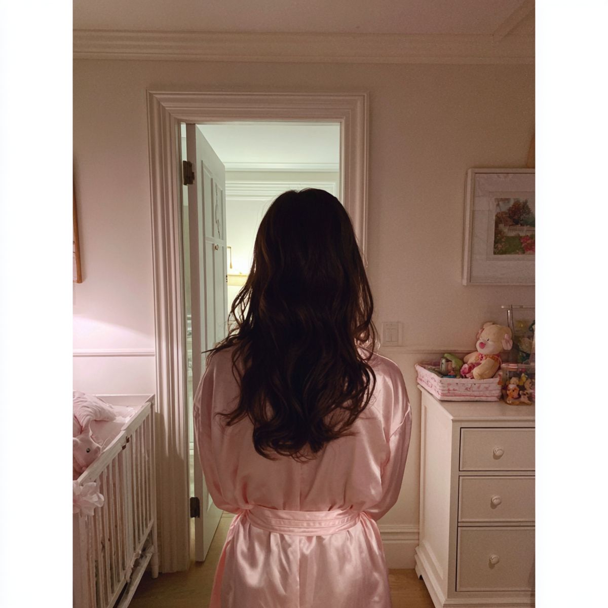 Premier contact tendre avec le bébé