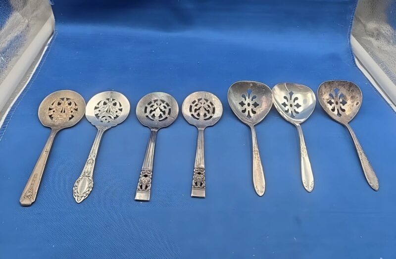 Chocolats fins présentés dans une boîte