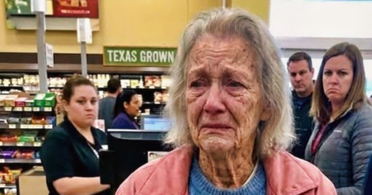 Collage illustrant une scène de supermarché avec une jeune femme et une personne âgée