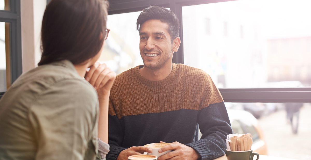 Une personne seule, mais apaisée, dans un cadre paisible