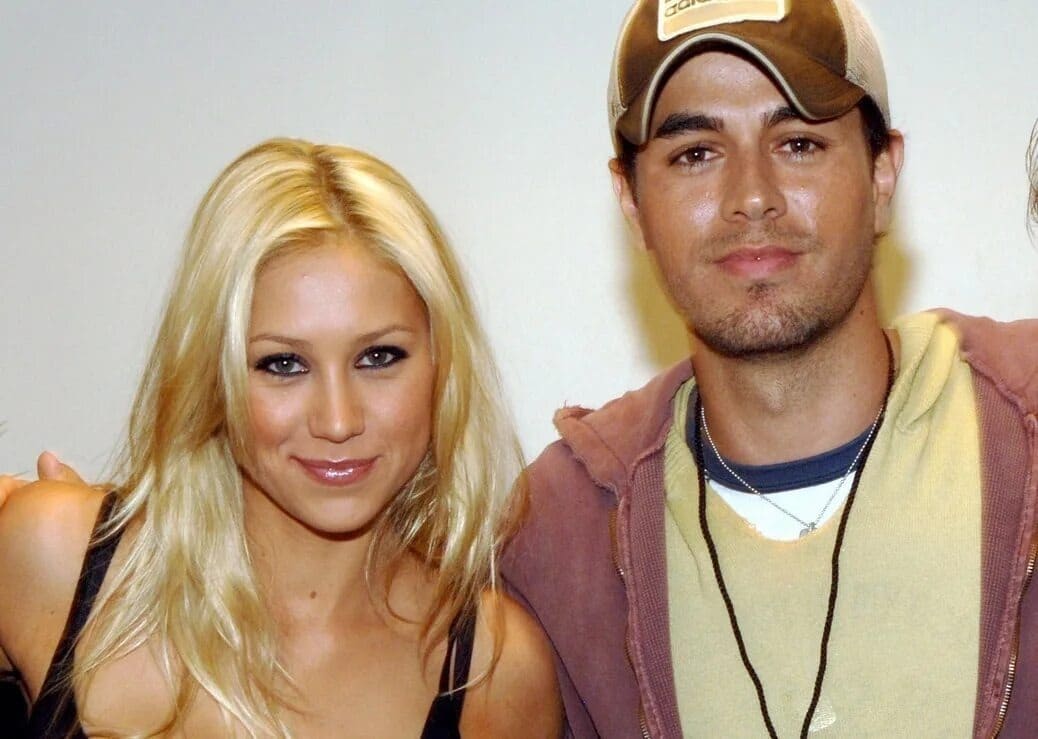 Portrait discret du couple Iglesias et Kournikova